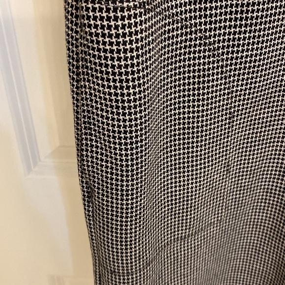 Houndstooth Pattern Dress - Picture 3 of 8